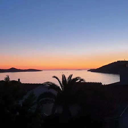 Ana, Razanj, Rogoznica, Hrvatska Rogoznica (Sibenik-Knin)