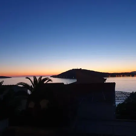 Ana, Razanj, Rogoznica, Hrvatska