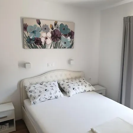 Apartmán Ana, Razanj, Rogoznica, Hrvatska *