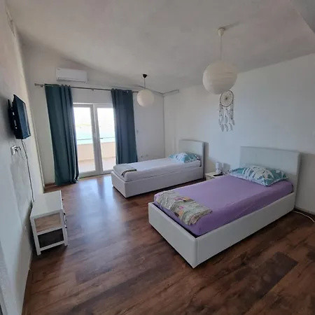 Appartamento Ana, Razanj, Rogoznica, Hrvatska *