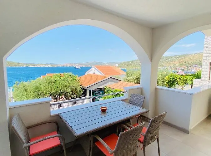 Ana, Razanj, Rogoznica, Hrvatska Apartment *