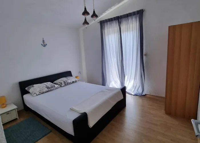 Ana, Razanj, Rogoznica, Hrvatska *