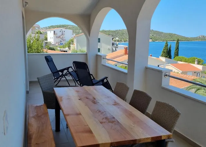 Apartment Ana, Razanj, Rogoznica, Hrvatska *